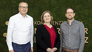 Tom Kirschey mit Dr. Celia Hahn und Felix Schwabedal