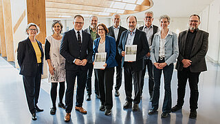 Gruppenfoto der Mitglieder des WBNK mit Carsten Schneider