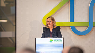 Umweltministerin Steffi Lemke am Podium