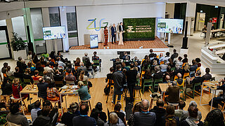 Publikum und Podium beim ANK-Fachforum